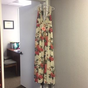 Gorgeous floral maxi dress BNWT